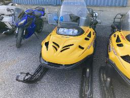 2004, SKI-DOO SKANDIC 550, MOTONEIGE