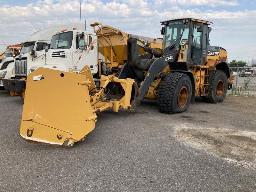 2015, JOHN DEERE 624K, CHARGEUSE SUR ROUES    CHASSE-NEIGE