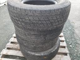 BRIDGETSTONE 3 pneus + 1 TOYO  LT245/75R16