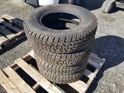 MASTERCRAFT 2 pneus d'hiver + TEMPRA 2 pneus d'hiver  215/75R15