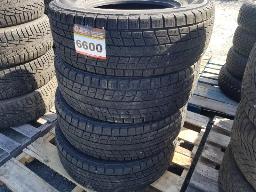 DUNLOP WINTERMAX SJ8 - 4 pneus d'hiver 265/70R17