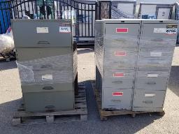 5 classeurs variés + 1 armoire de bois