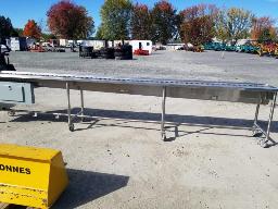 Évier en stainless avec convoyeur et prise électrique sur roues, environ 16