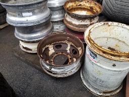 Lot Jantes variés: 8 aciers, 4 aluminiums