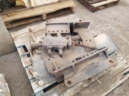 Pompe hydraulique + main attelage pour équipement déneigement