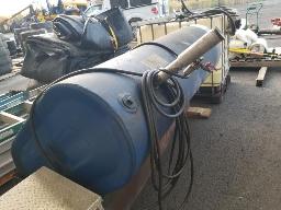 Réservoir huile avec pompe a air