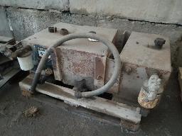 3 réservoirs huile hydraulique