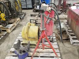 Sandblast + support a tuyau + brasseur a peinture a air + ventilateur de plancher