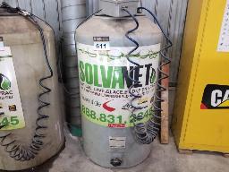 150 gallons de lave vitre, baril inclus