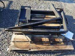 Set de fourche 48'' avec carcan attache skid steer