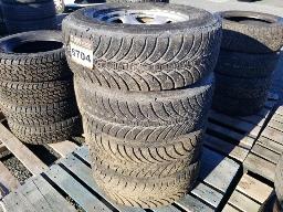 GOOD YEAR ULTRA GRIP - 4 pneus d'hiver 245/70R16 avec jante DODGE 5x139.7