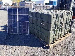 4 valises militaires + 1 panneau solaire