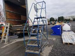 Escabeau sur roue 8 marches