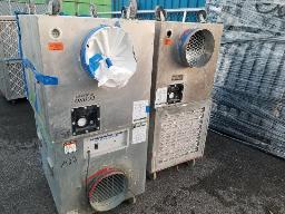 4 dépoussiéreurs industriel sur roulette 110V