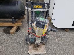 BOSCH Marteau piqueur 110V