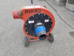 NIKRO Aspirateur a laine d'isolation 18hP + 3 chariots + lot de conduits