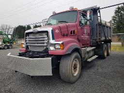 2009 STERLING L Camion benne