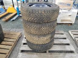 4 Pneus d'hiver P225/60R16, 2 modèles avec jantes 5x127