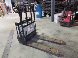 2020 RAYMOND 8210, transpalette électrique 24 Volts, NIV: 8211936706 capacité 4500 lbs, 493 hres