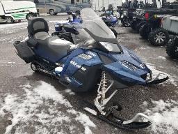 2012 SKI DOO REV XP Motoneige