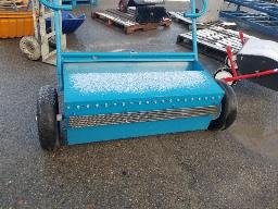 Épandeur à gravier (Toiture)