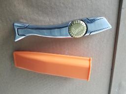 Environ 65 couteaux a gypse