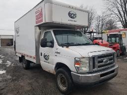 2011 FORD CTV E350 Camion cube