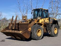 2011, KOMATSU WA380, CHARGEUSE  4 X 4  GODET ET FOURCHES