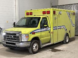 2017, FORD E-350, AMBULANCE    6 ROUES,