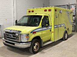 2017, FORD E-350, AMBULANCE    6 ROUES,