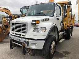 2012, FREIGHTLINER M2-106, CAMION À 6 ROUES  4 X 4  BENNE-ÉPAN.