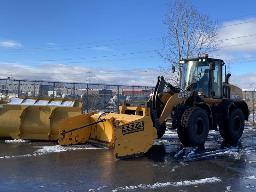 2018, CASE 621G, CHARGEUSE  4 X 4  CHASSE-NEIGE, 2 GODETS