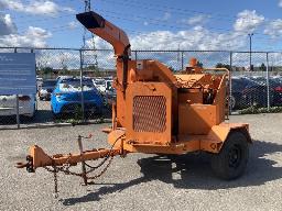 1990, VERMEER BC125, DÉCHIQUETEUSE À BOIS    SUR REMORQUE