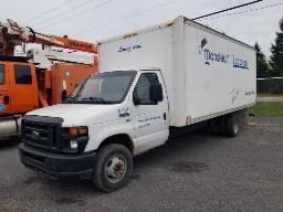 2010 FORD E450 Camion cube automatique, Masse 3870Kg, 212311Km