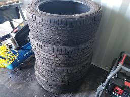 KUMHO 4 pneus 235/45R18