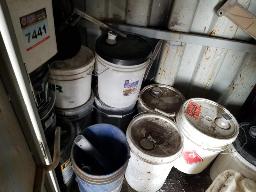 D&eacute;tergent, produit p&eacute;trolier, huiles transmission, diff&eacute;rentiel et plus