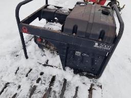 G&eacute;n&eacute;ratrice POWER SYSTEME S5000  110/220 - &Eacute;TAT INCONNU