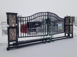 Porte en m&eacute;tal de 20' conception pilier porte, dessin chevreuil