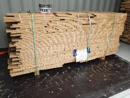 Environ 940 pieds carr&eacute;s de bois d'ing&eacute;nierie -ch&ecirc;ne rustique 5''1/2