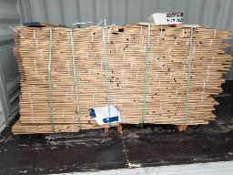 Environ 1400 pieds carr&eacute;s de bois d'ingeneire -ch&ecirc;ne rustique 7''1/2