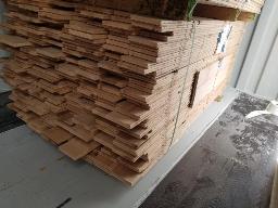 Environ 960 pieds carr&eacute;s de bois franc -&eacute;rable 5''1/4