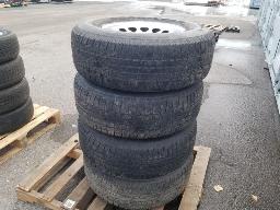 GOODYEAR WRANGLER 4 pneus &eacute;t&eacute; P265/70R17 avec jantes 6x139.7