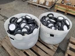 200 roues de plastique 6 1/4
