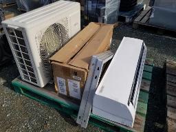 AMERISTAR Thermopompe - 12000BTU chauffage 13000BTU + 2 t&ecirc;tes + support