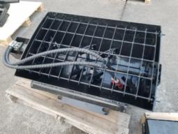 M&eacute;langeur hydraulique attache skid steer 36