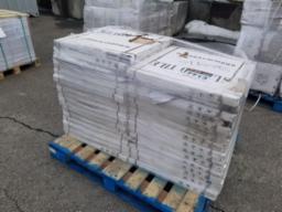 Environ 33 caisses de c&eacute;ramique de 4x paquet 24x24 imitation bois