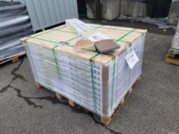 Environ 50 boites de plancher flottant 7x48 vinyle