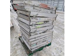 8 &eacute;chelles chevalets