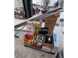 Lot de tube pvc, vis, clous, tubes, colle, sinker nails