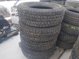 4 pneus GOODYEAR WRANGLER LT265/70R18
